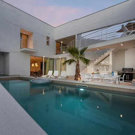 Сasa de vacaciones Dante Debeljak