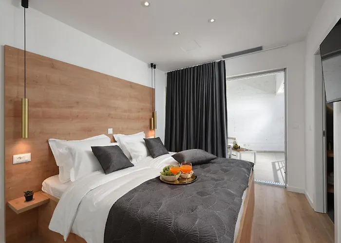 Dante Semesterbostad *